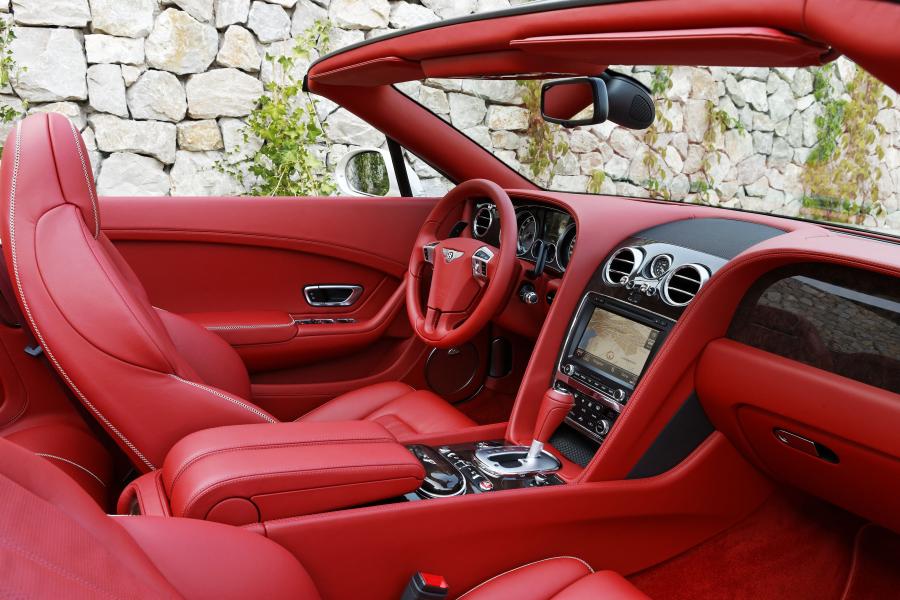 Интерьер Bentley Continental GT Convertible 2011 года  (фото 37 из 37)